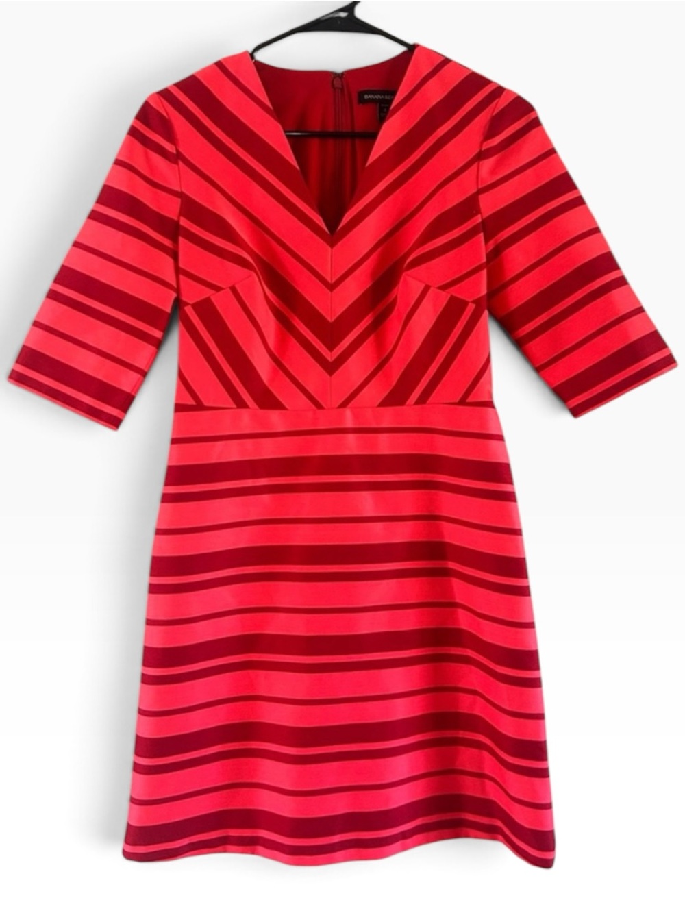 Banana Republic Satin Chevron Striped V-Neck Dress (Petite 4P)